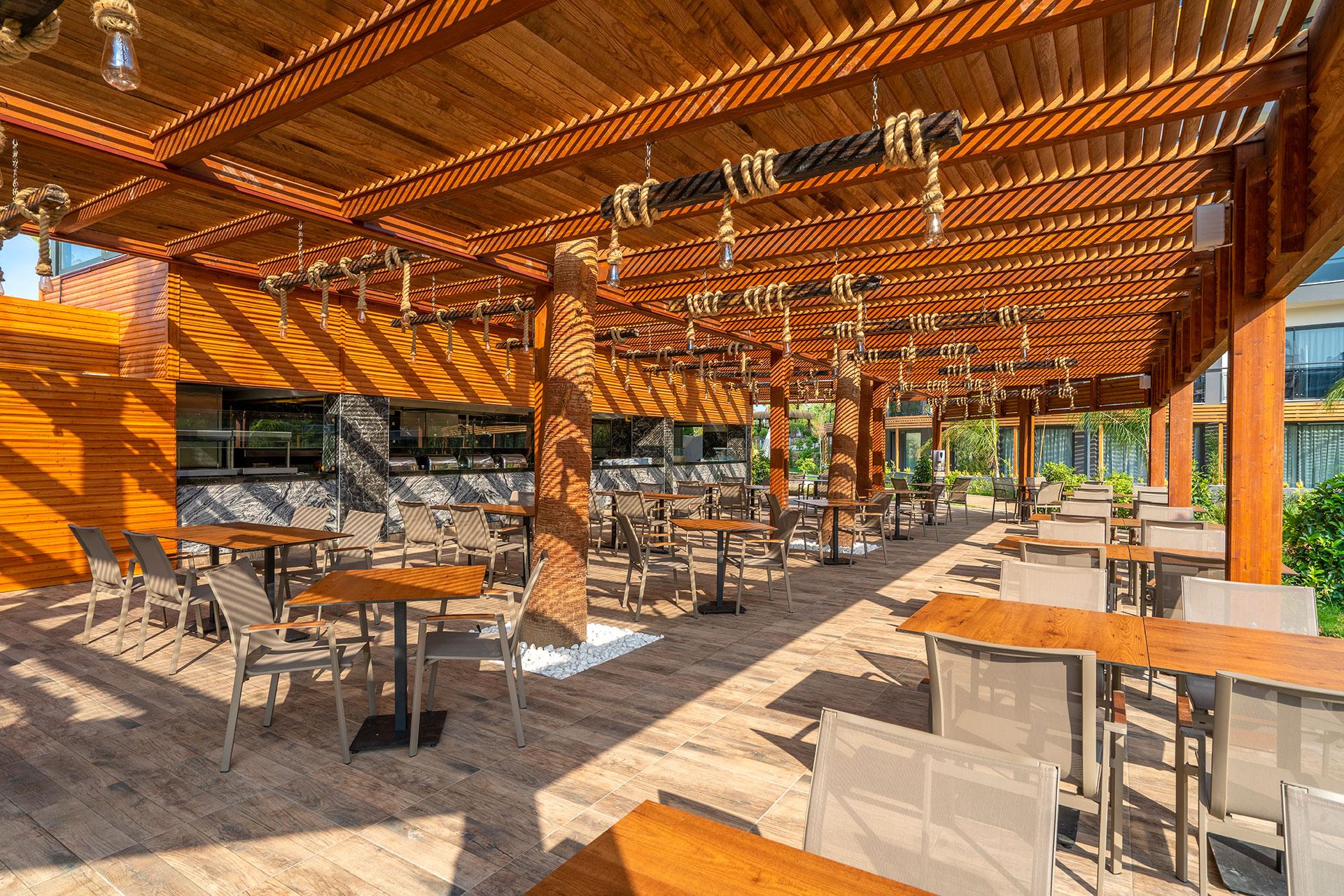 Arnor De Luxe Hotel & Spa Side Exterior photo