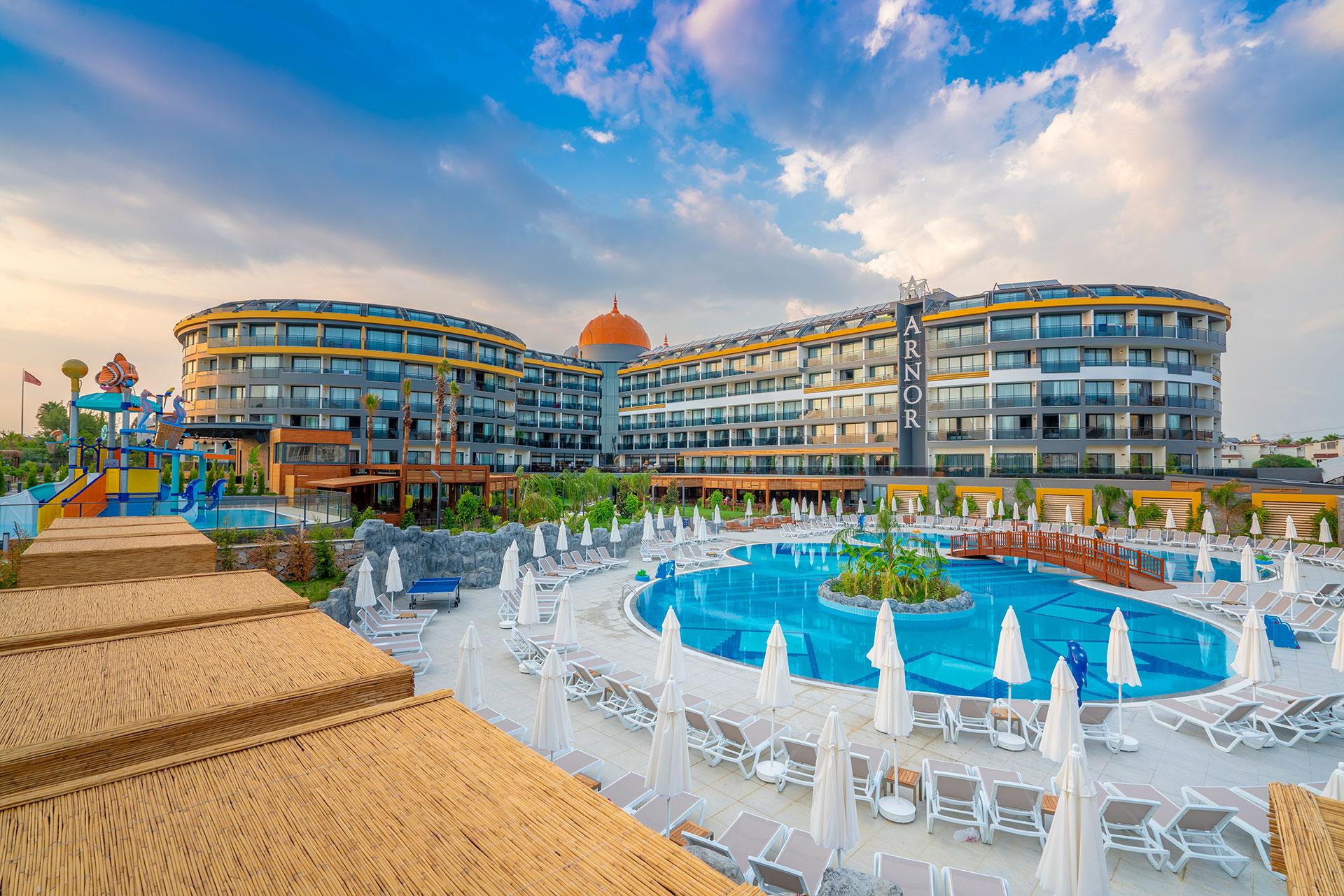Arnor De Luxe Hotel & Spa Side Exterior photo